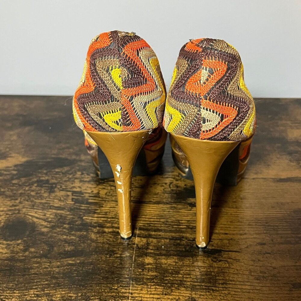 Promiscuous Women’s Platform Pumps Heels Size 8 Multicolor Chevron Fall - Picture 7 of 9